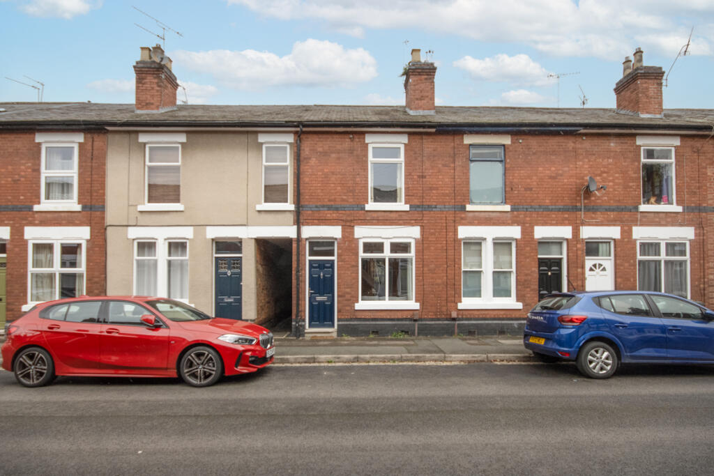 3 bedroom terraced house for sale in Drage Street, Chester Green, DE1