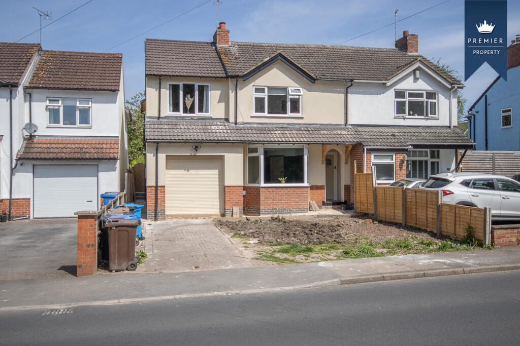 4 bedroom semidetached house for sale in Robincroft Road, Allestree, DE22