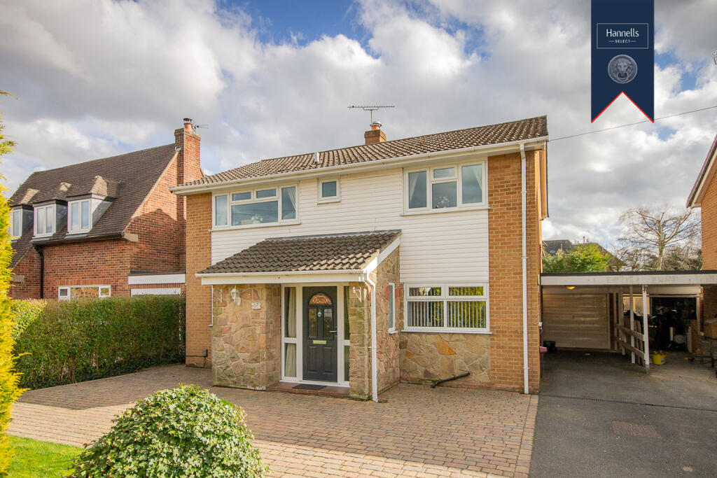 4 bedroom detached house for sale in Lens Road, Allestree, Derby, DE22