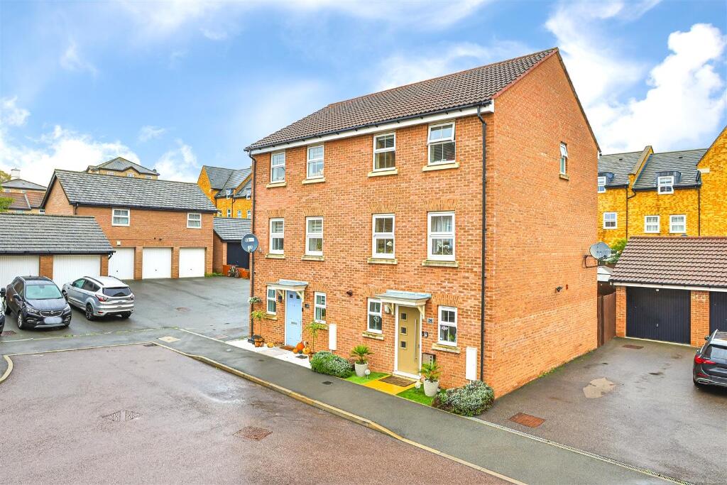 3 bedroom semidetached house for sale in Mendip Way, Little Stanion