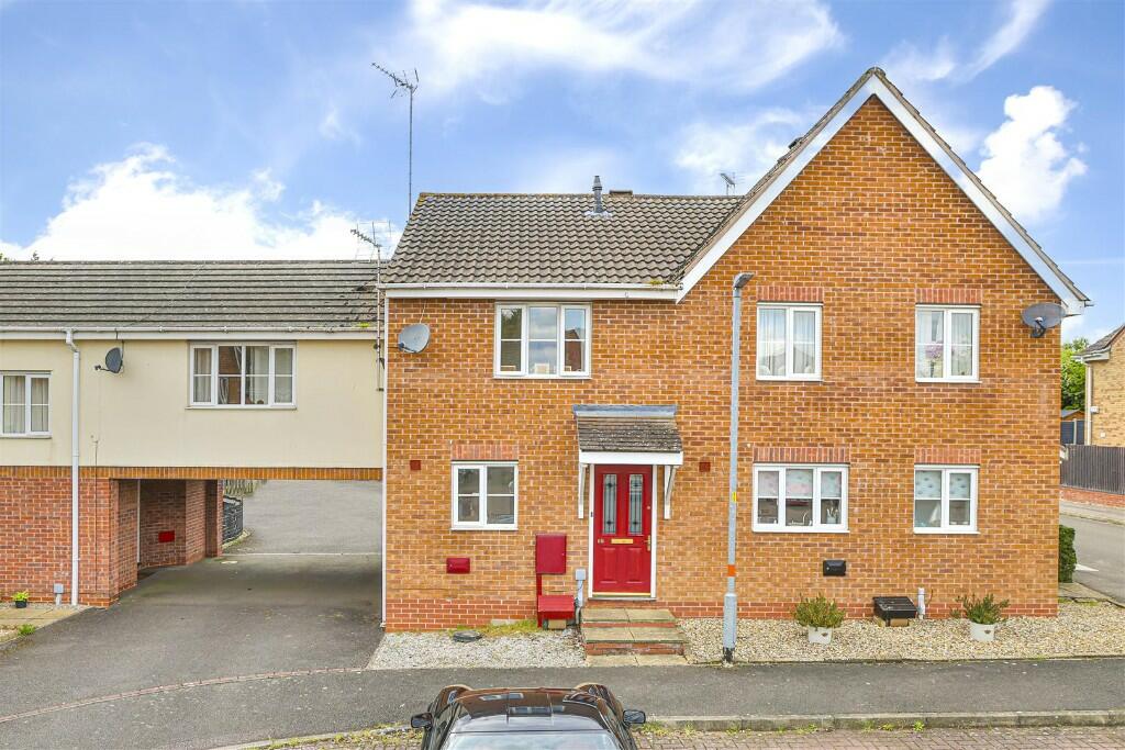 2 bedroom semidetached house for sale in Merrivale Close, Kettering, Northamptonshire, NN15