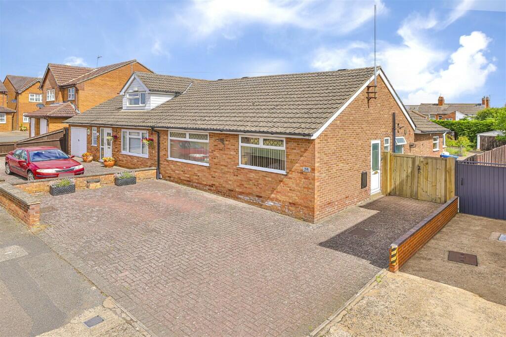 3 bedroom semidetached bungalow for sale in Whitney Road, Burton