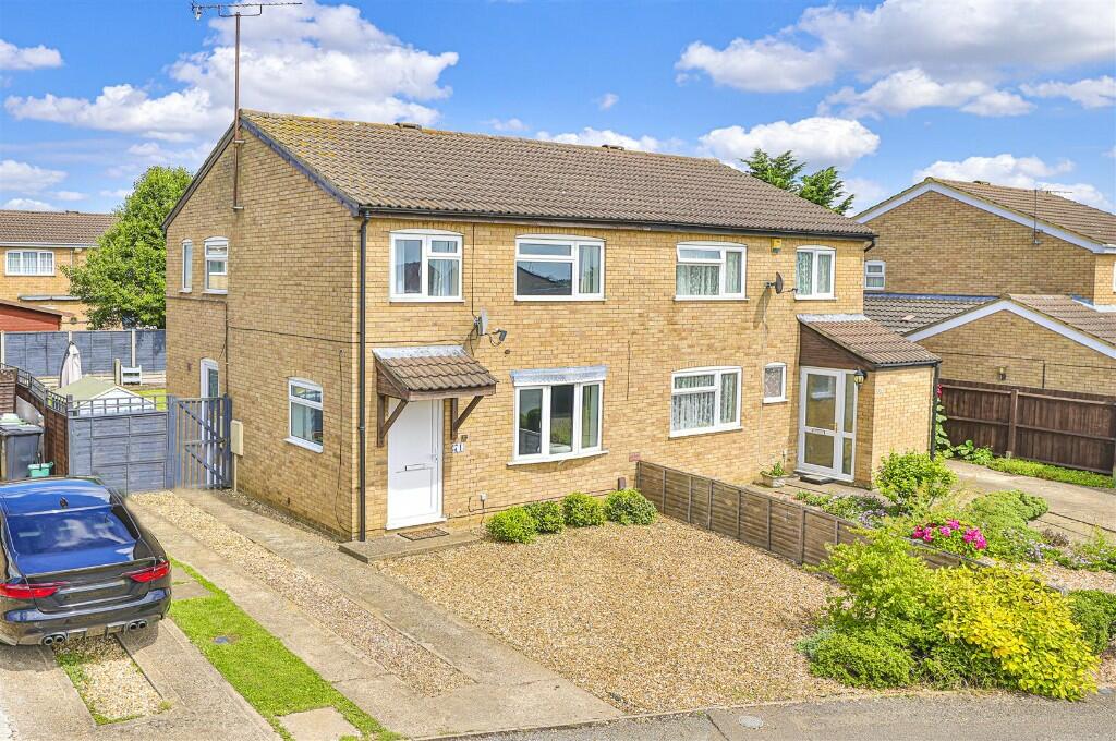 3 bedroom semidetached house for sale in Windmill Lane, Raunds, NN9