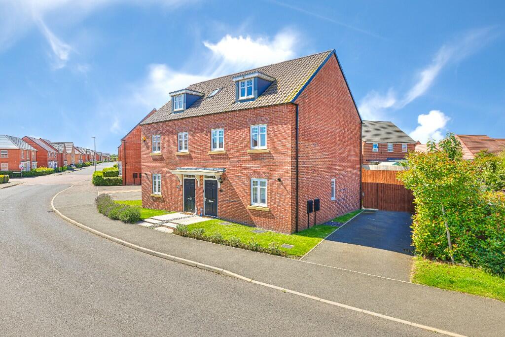 3 bedroom semidetached house for sale in Kingfisher Road, Thrapston, NN14