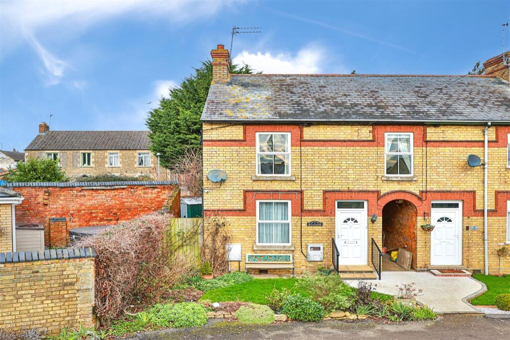 Main image of property: Sunnyside, Woodford, NN14
