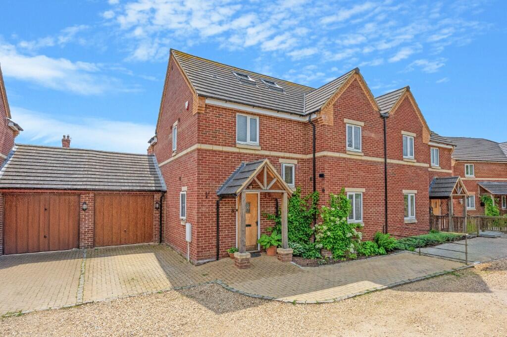 Main image of property: Pullman Close, Rushton, NN14
