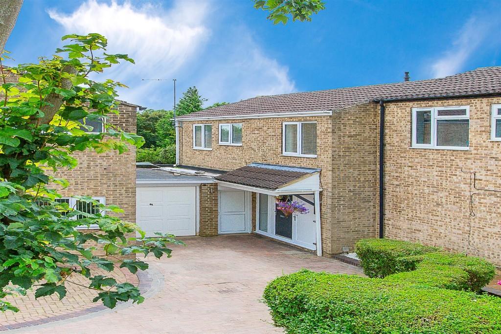 3 Bedroom Detached House For Sale In Tettenhall Close, Corby ...