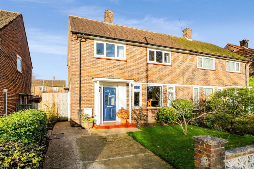 3 bedroom house for sale in Bletchingley Road, Merstham, RH1