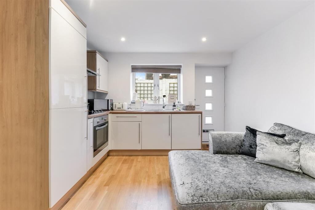 Main image of property: Earlswood House, Woodlands Road, Earlswood RH1 6HB