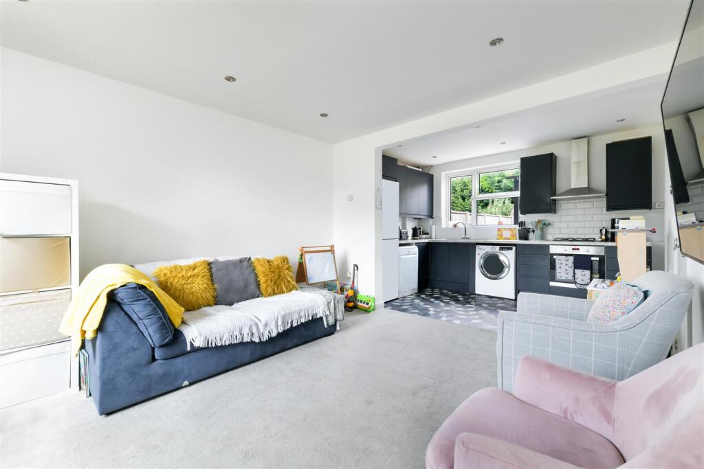 Main image of property: Bletchingley Close, Merstham RH1 3PL