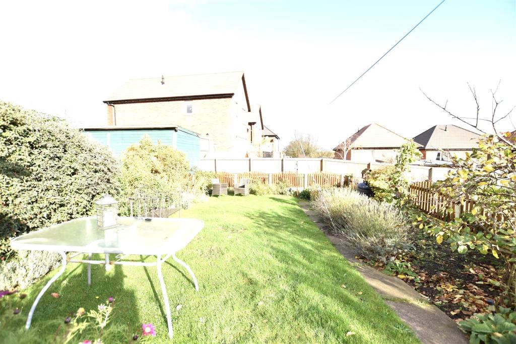 3 bedroom semidetached house for sale in Skinner Street, Creswell