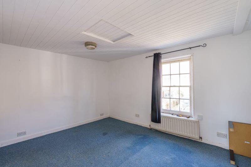 2 bedroom terraced house for sale in Parchment Street, Chichester, PO19