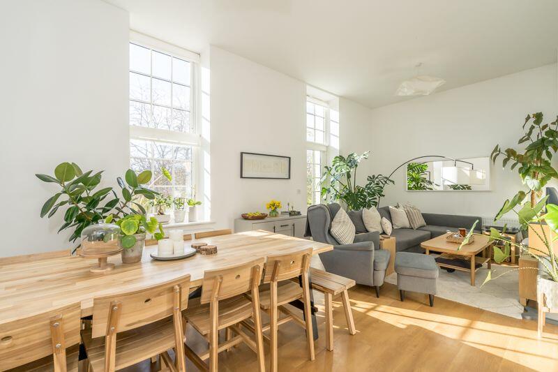 3 bedroom terraced house for sale in Longley Road, Chichester, PO19