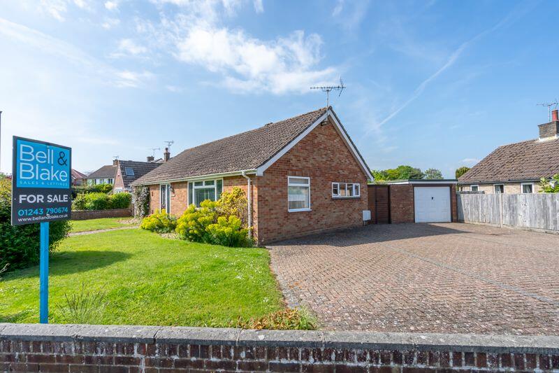 2 bedroom detached bungalow for sale in Cedar Drive, Chichester, PO19