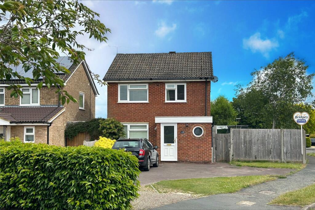 3 bedroom detached house for sale in Badshot Park, Badshot Lea, Farnham