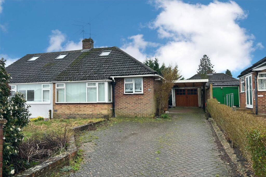 1 bedroom bungalow for sale in Woodside Road, Farnham, Surrey, GU9