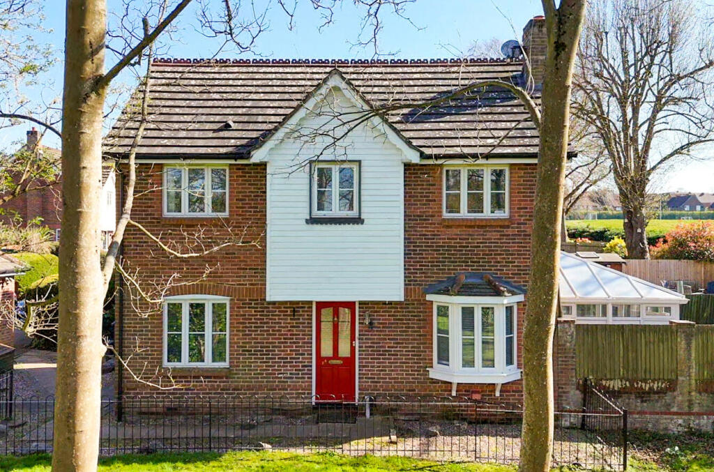 Main image of property: Lynton Close, Farnham, Surrey, GU9