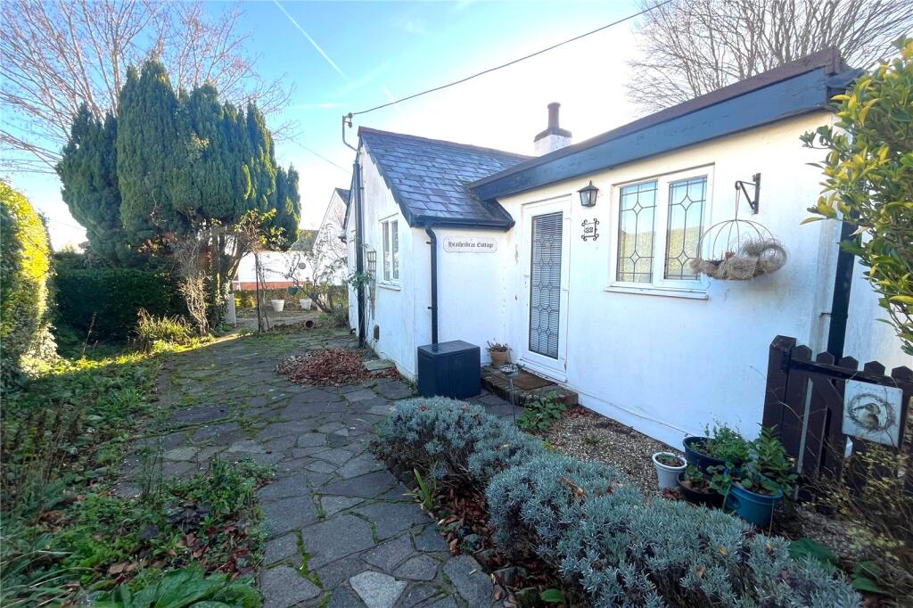 Main image of property: Folly Lane North, Farnham, Surrey, GU9