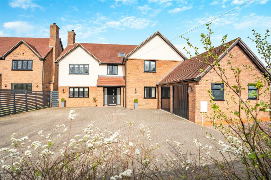 6 bedroom detached house for sale in Back Lane, Aldridge, Walsall, WS9
