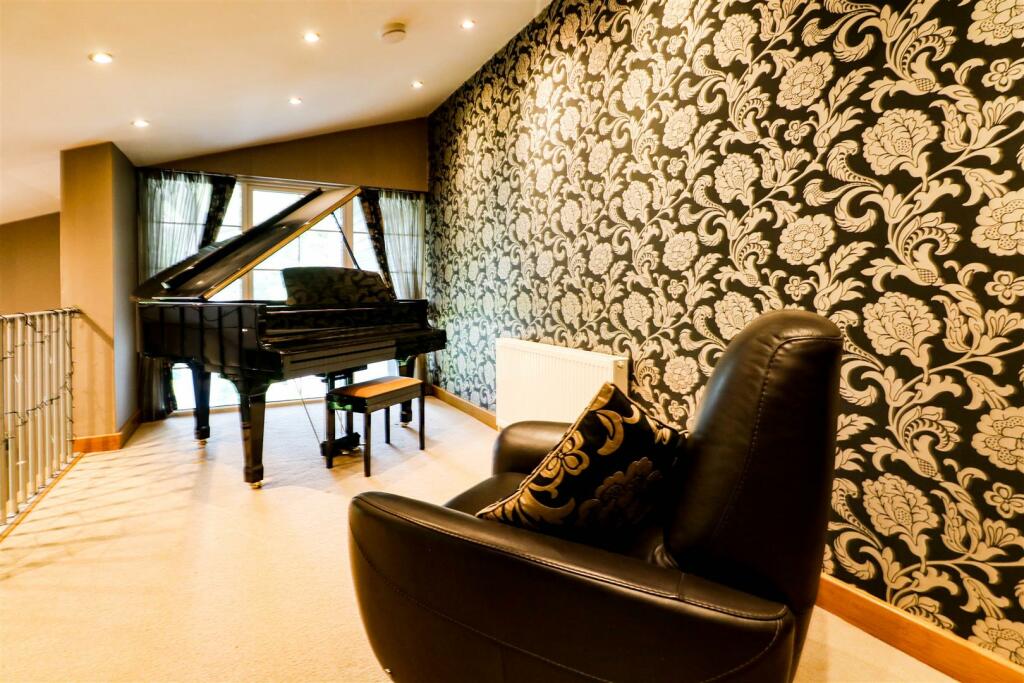 Additional property image - Longacres, Park Drive, Little Aston Park