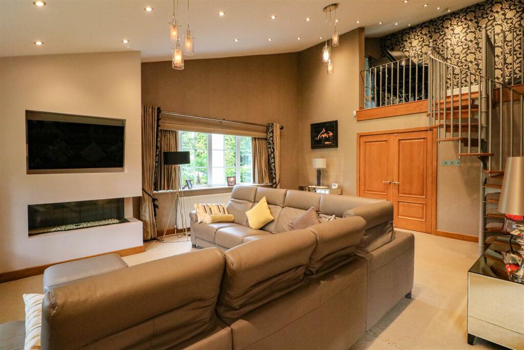 Additional property image - Longacres, Park Drive, Little Aston Park