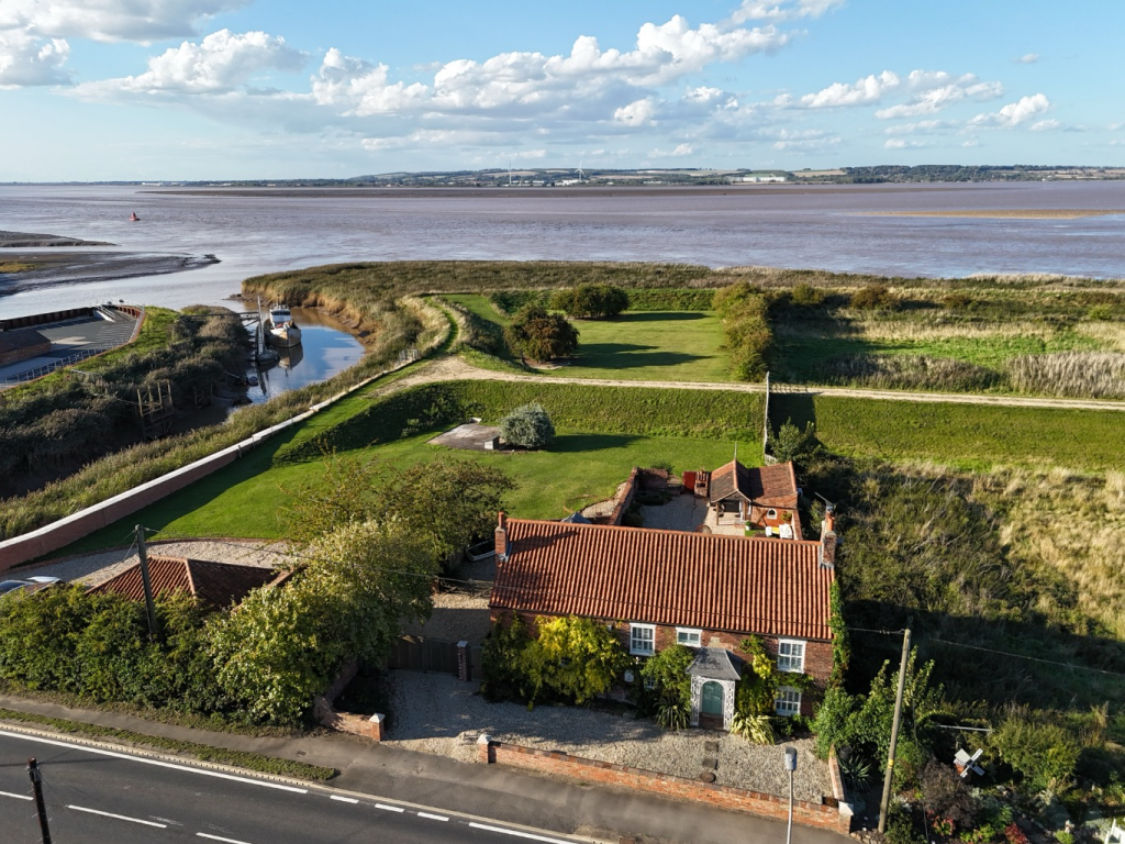Main image of property: Sluice Road, South Ferriby, Barton-upon-humber,  DN18 6JQ