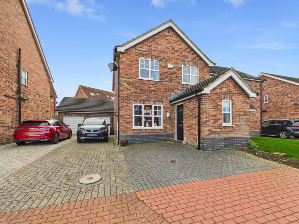 Main image of property: Pearleaf Drive, Barton-Upon-Humber, DN18 5GS