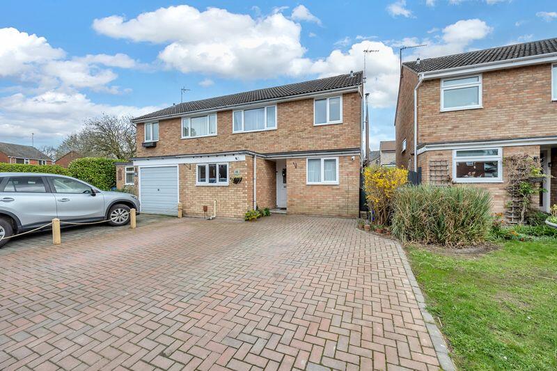 3 bedroom semidetached house for sale in Raynham Road, Bury St Edmunds