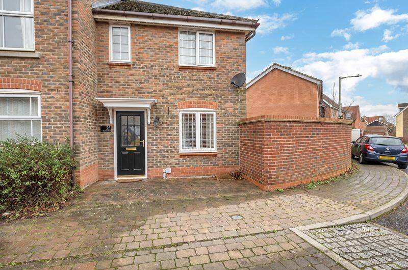 3 bedroom end of terrace house for sale in Kingfisher Road, Moreton