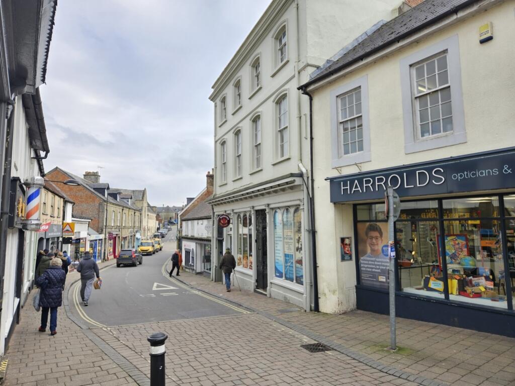 Main image of property: 51 High Street, Shaftesbury, Dorset, SP7