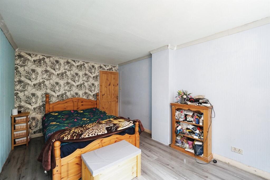 3 bedroom semidetached house for sale in Highfield Gardens, Derby, DE22