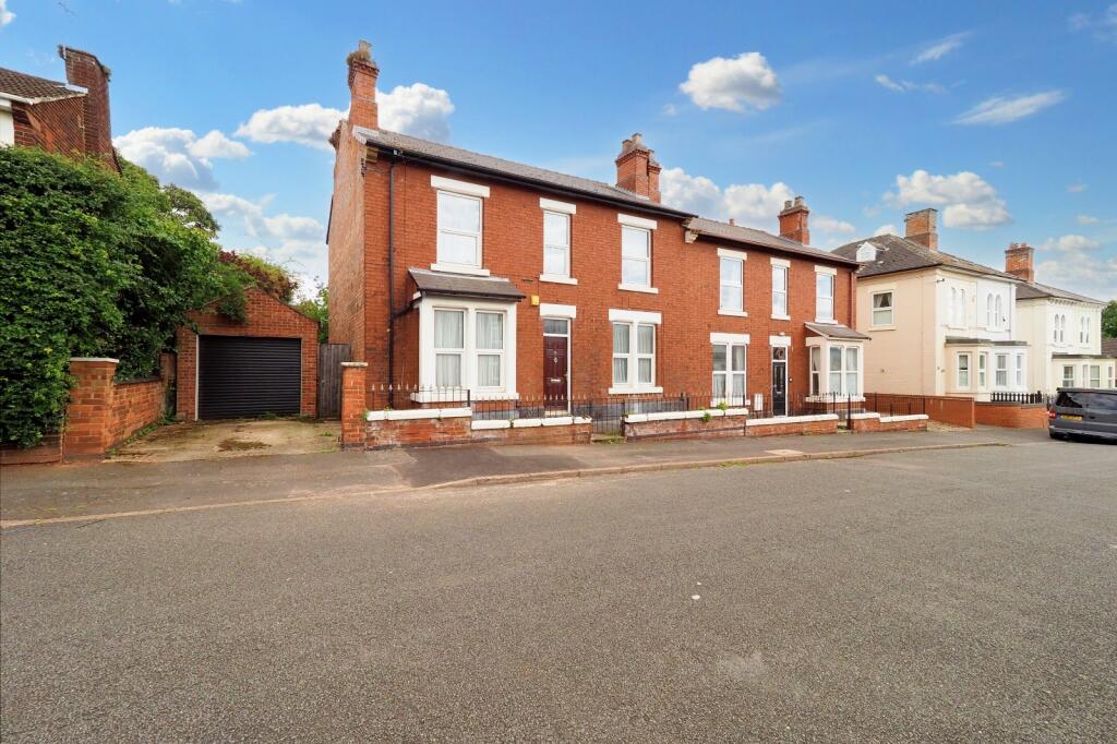 6 bedroom detached house for sale in Heyworth Street, Derby, DE22