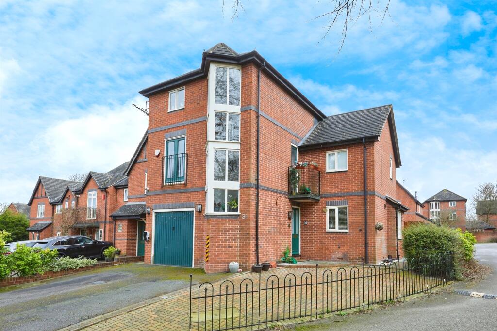 4 bedroom detached house for sale in Mickleover Manor, Mickleover