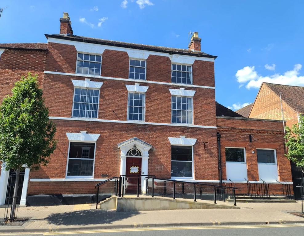 Main image of property: 21 Broad Street, Pershore, Worcestershire, WR10 1BD