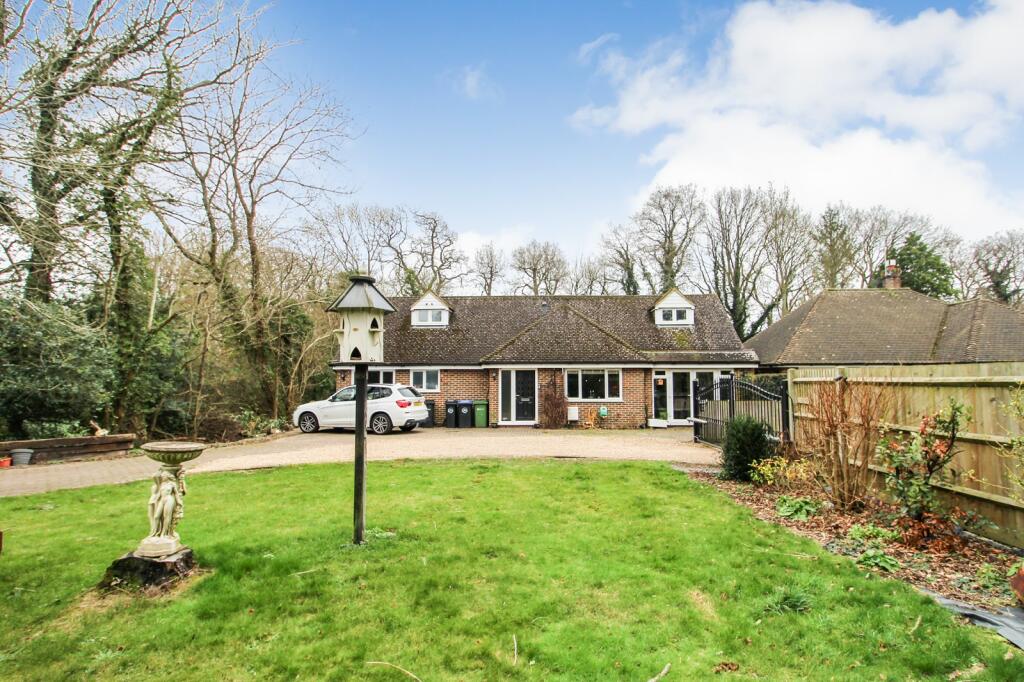 5 bedroom detached house for sale in Ifield Road, Charlwood, Horley