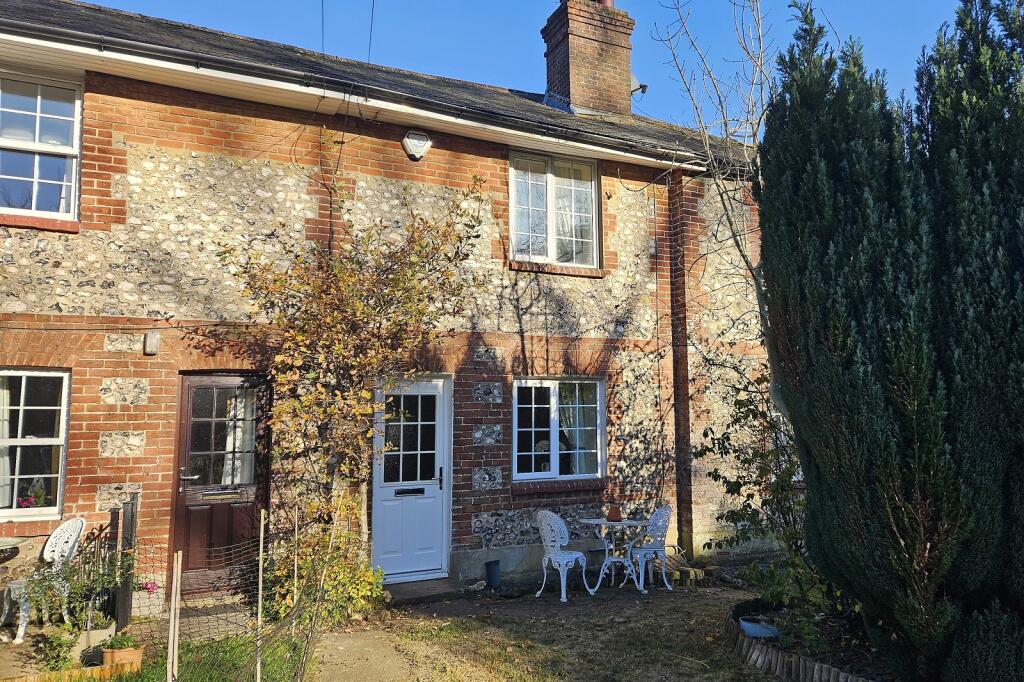 Main image of property: Slines Oak Road, Woldingham, Surrey. CR3 7EA