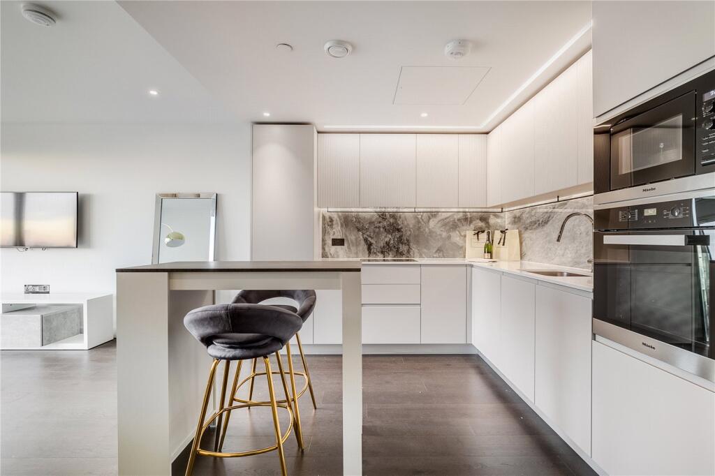 Main image of property: Lincoln Apartments, Fountain Park Way, White City, London, W12