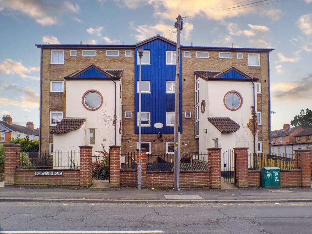Main image of property: Cromwell Court, Cromwell Road