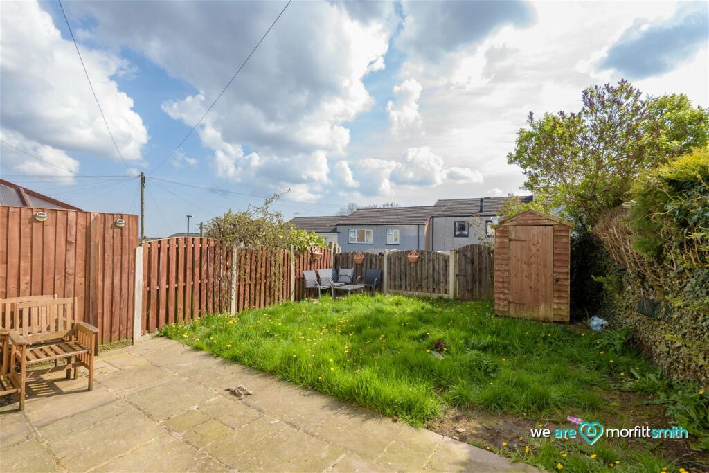 3 bedroom town house for sale in Deer Park Way, Stannington, Sheffield