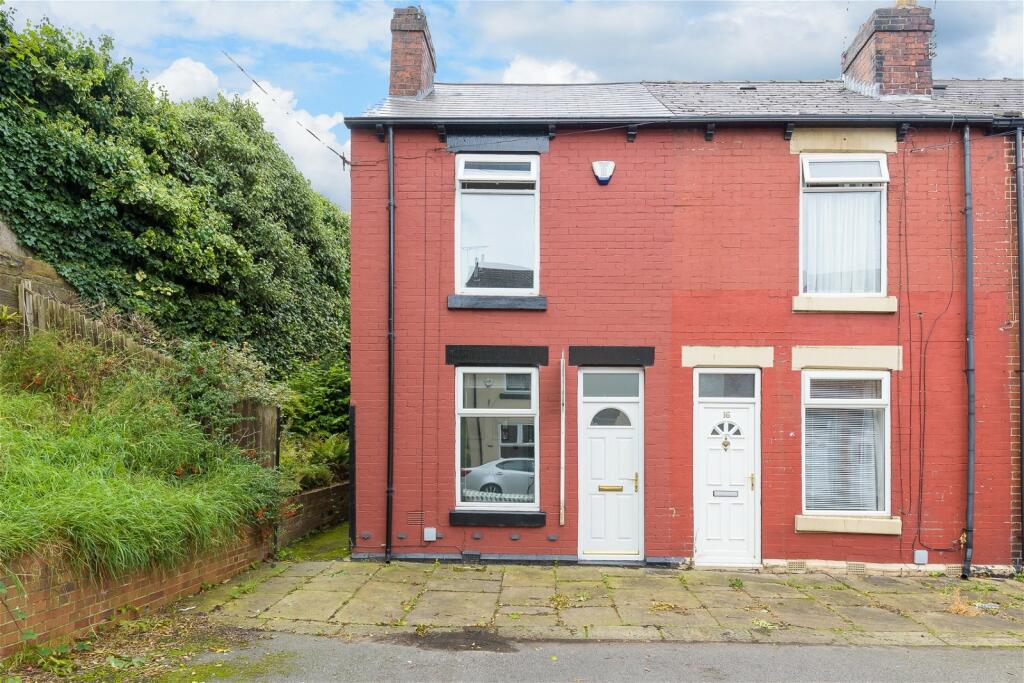 2 bedroom end of terrace house for sale in Kipling Road, Hillsborough
