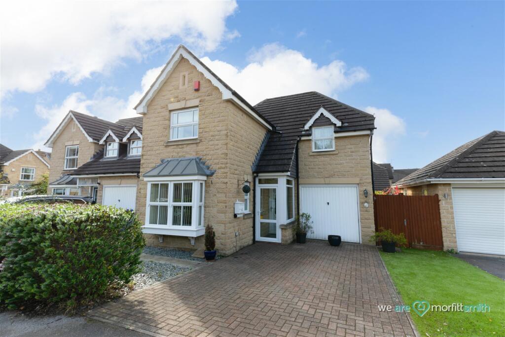 3 bedroom detached house for sale in Clough Grove, Oughtibridge, S35