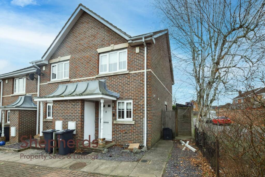 2 bedroom semidetached house for sale in Higgins Road, West Cheshunt, EN7