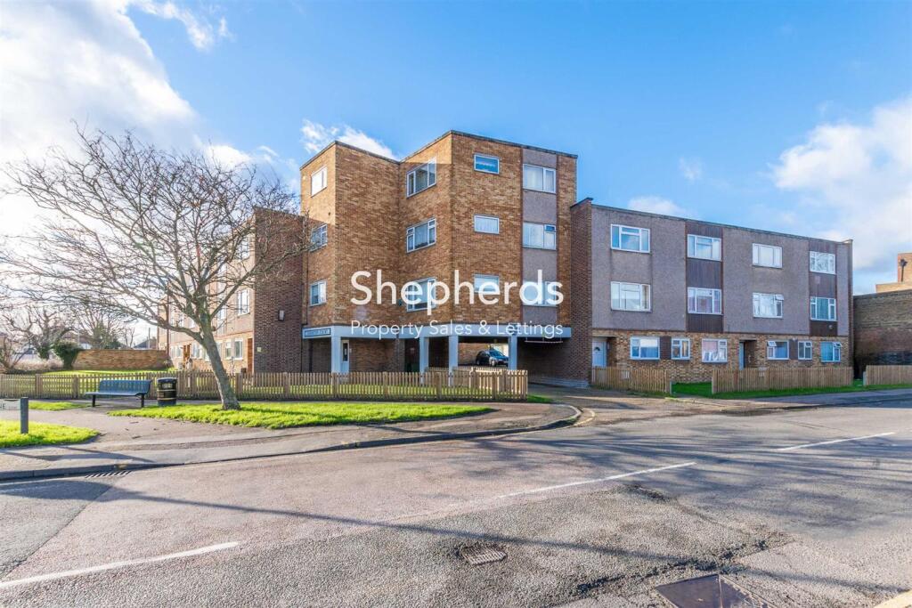 Main image of property: Turners Hill, Cheshunt