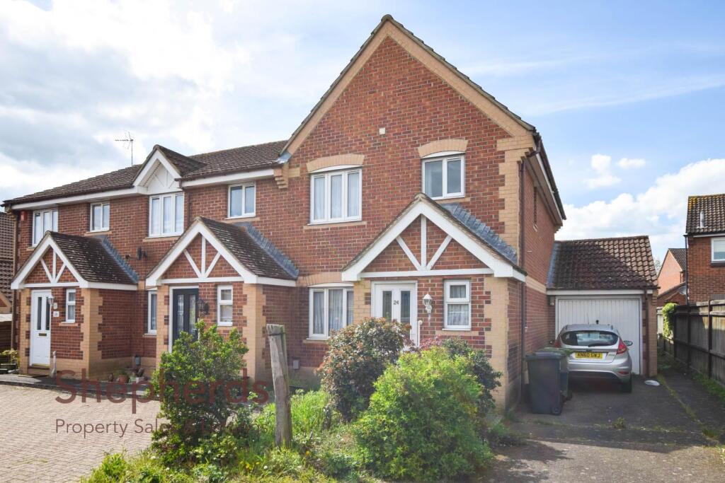 Main image of property: Pettys Close, Cheshunt