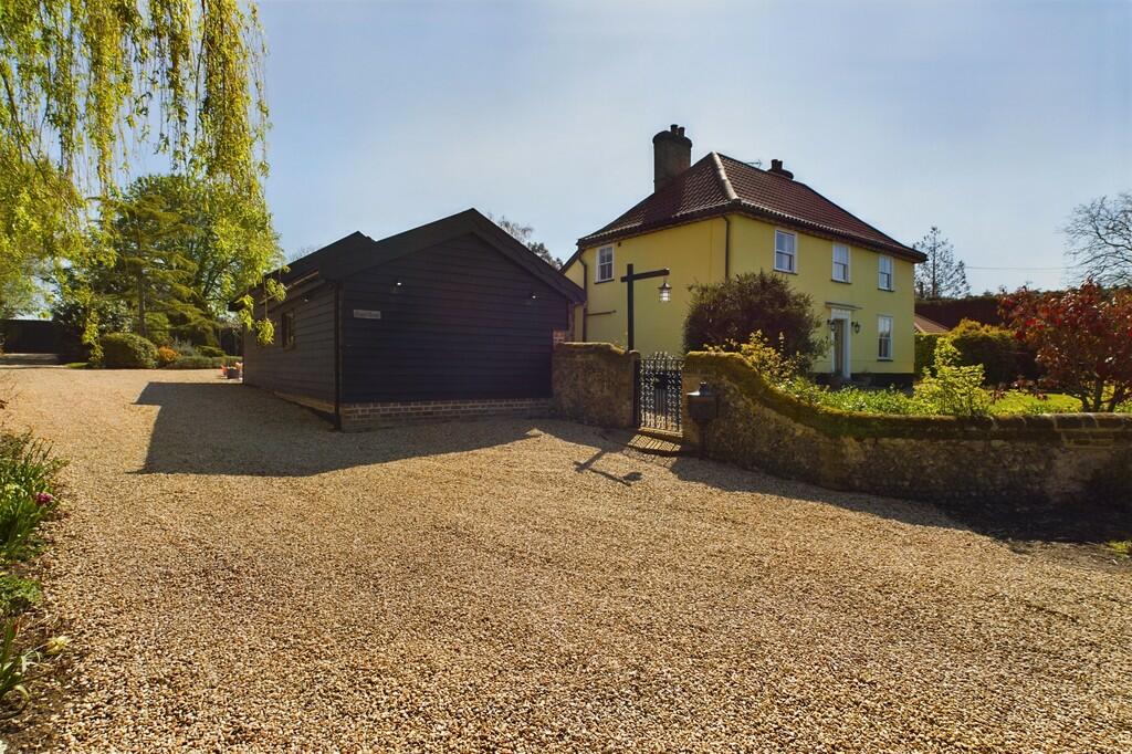 5 bedroom detached house for sale in Elmswell Road, Great Ashfield