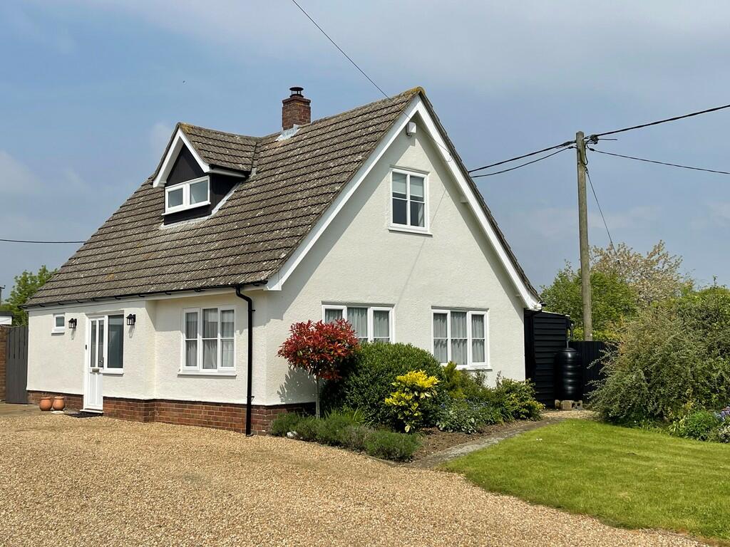 2 bedroom chalet for sale in Donkey Lane, Lawshall, Bury St. Edmunds, IP29