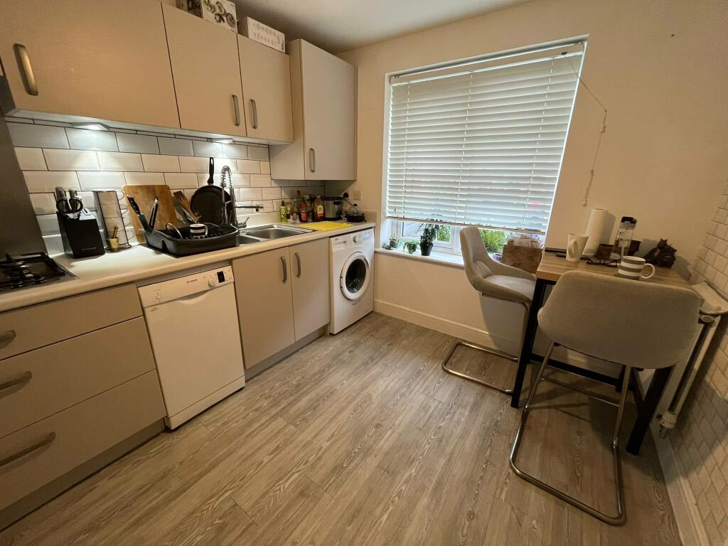Additional property image - Pippin Way, , Alresford