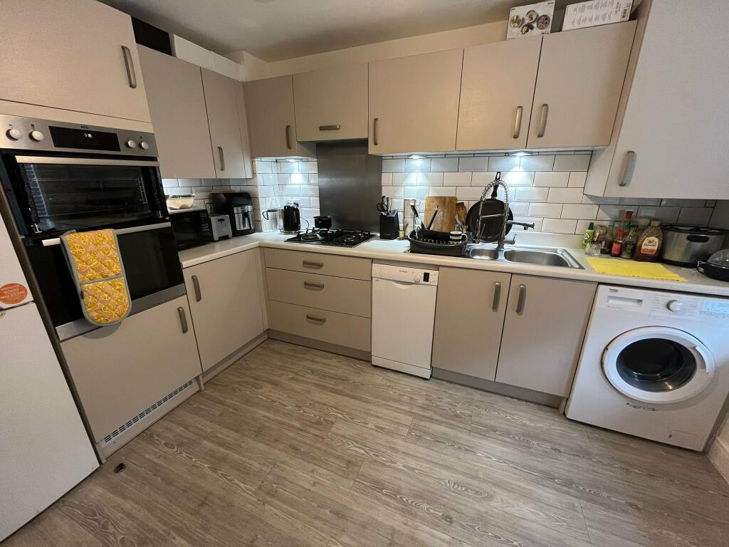 Additional property image - Pippin Way, , Alresford