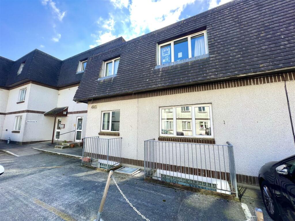 2 bedroom apartment for sale in Trevarthian Road, St. Austell, PL25