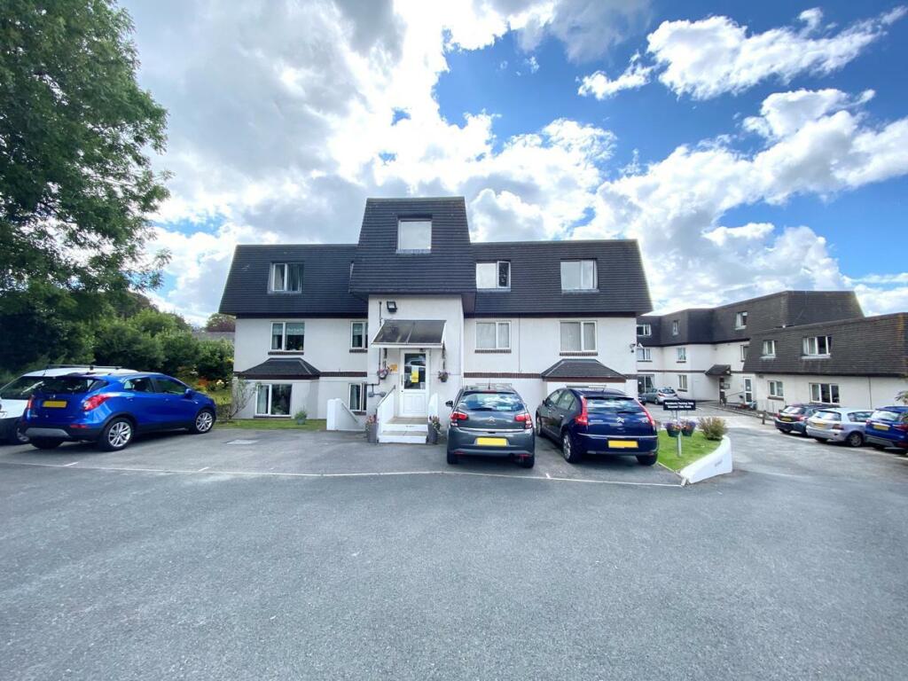 2 bedroom apartment for sale in Trevarthian Road, St. Austell, PL25
